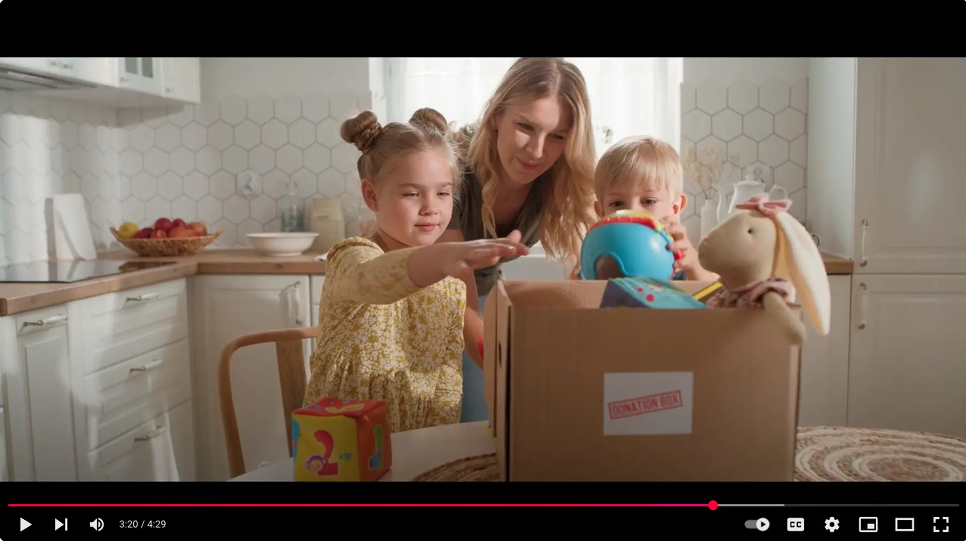A trailer video of the Heart 2 Help app.
